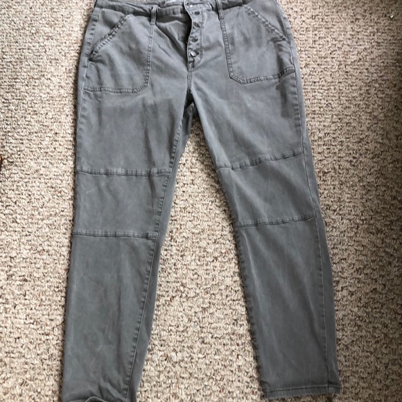 Cute petite green khaki jegging denim pants😃😍 - Picture 2 of 6